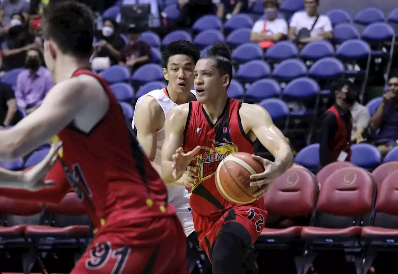 PBA suspends referee who missed late call in San Miguel win vs Meralco