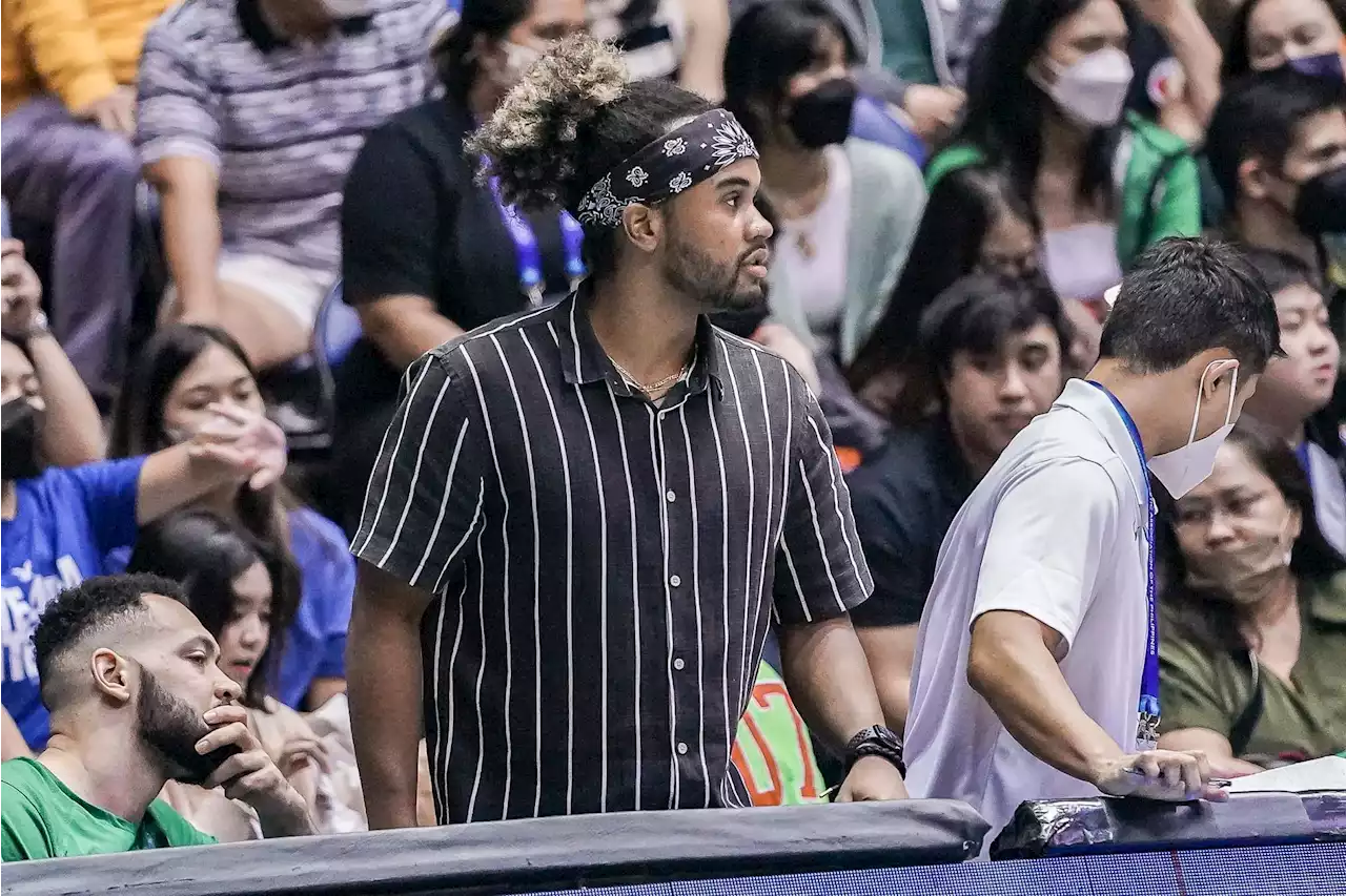 Pumaren politely refuses to address Winston sighting at stands away from bench