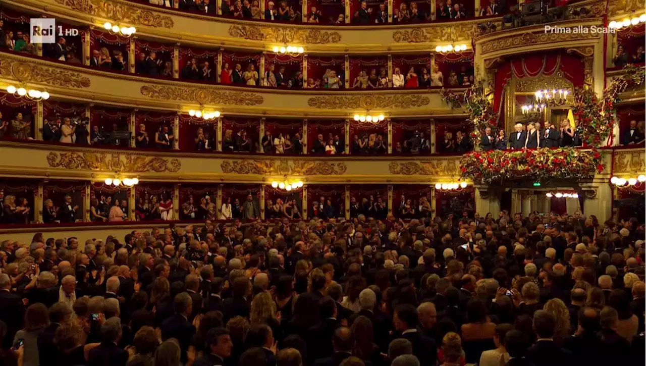 Alla Prima della Scala sul palco reale si rischia l'overbooking: lavoro diplomatico per trovare un posto a chi non ce l'ha