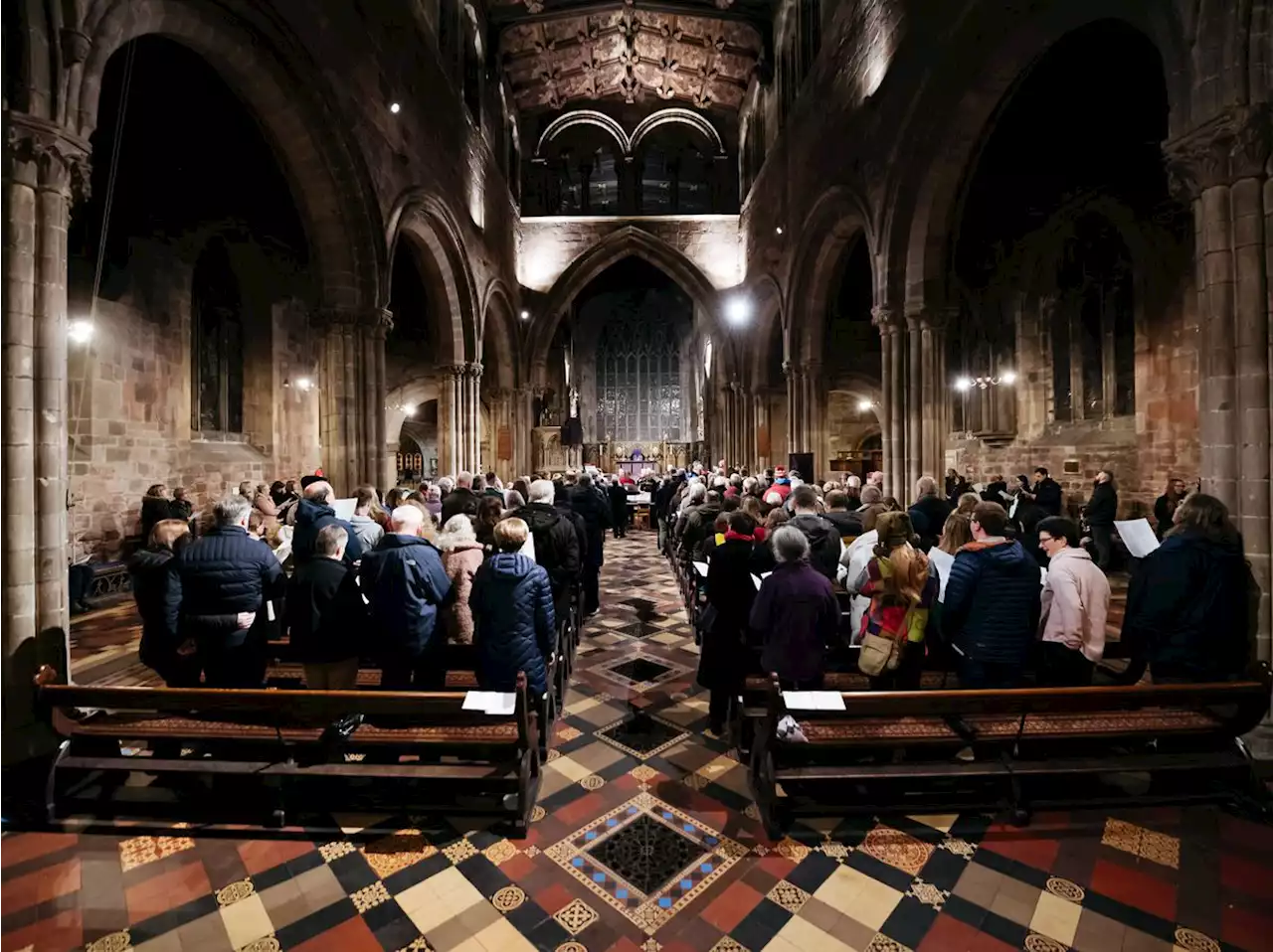 Hundreds turn out for carol concert to support Shrewsbury river safety campaign