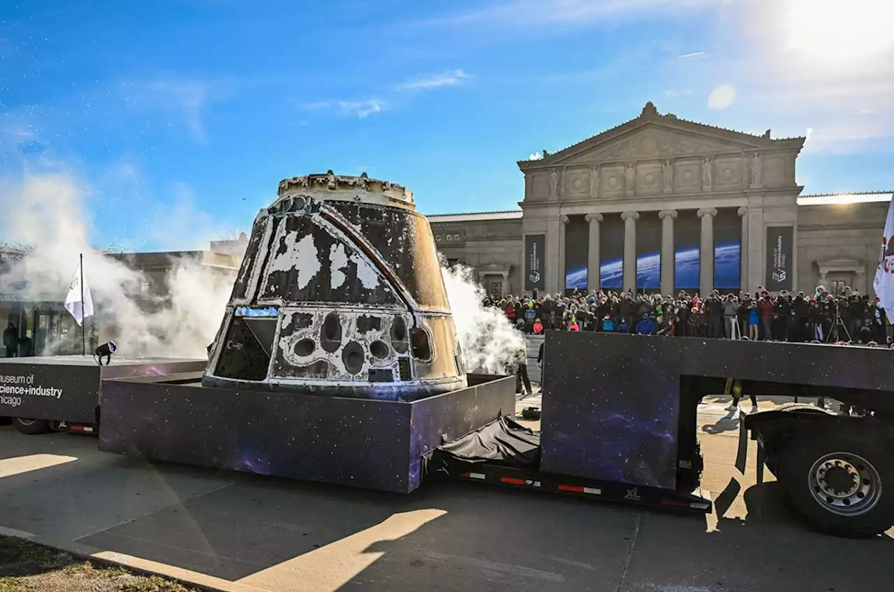 SpaceX Dragon cargo spacecraft lands at Chicago museum ahead of exhibit