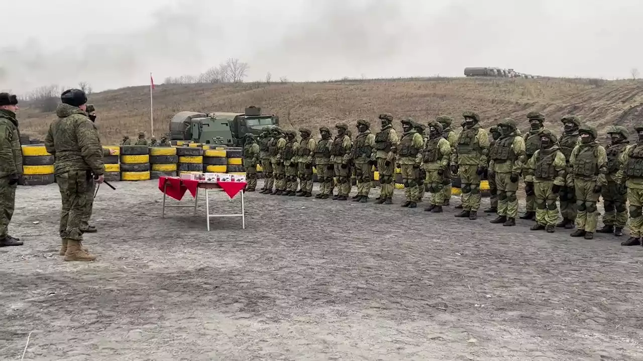 Отличившиеся в спецоперации военнослужащие ЗВО получили госнаграды