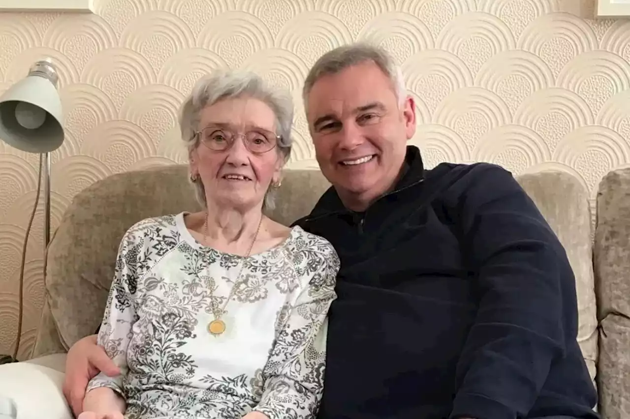 Eamonn Holmes breaks silence on mum's death with sweet tribute