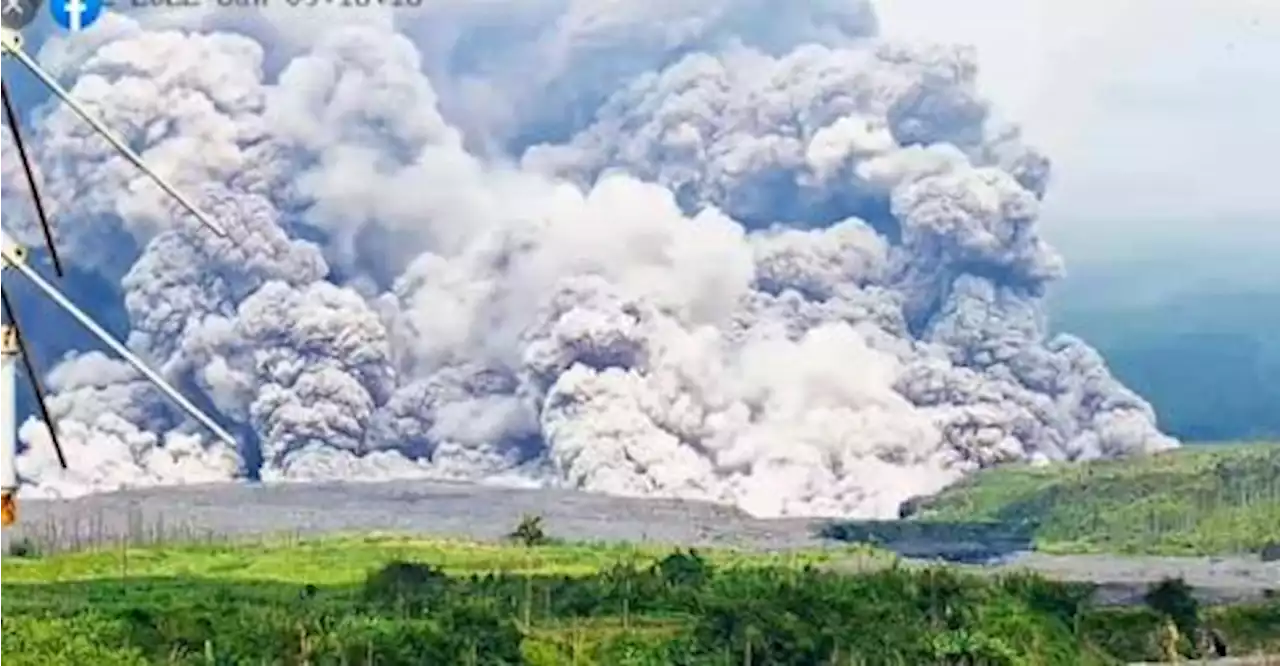 Indonesia&#039;s Mount Semeru volcano alert status raised to highest level: Agency