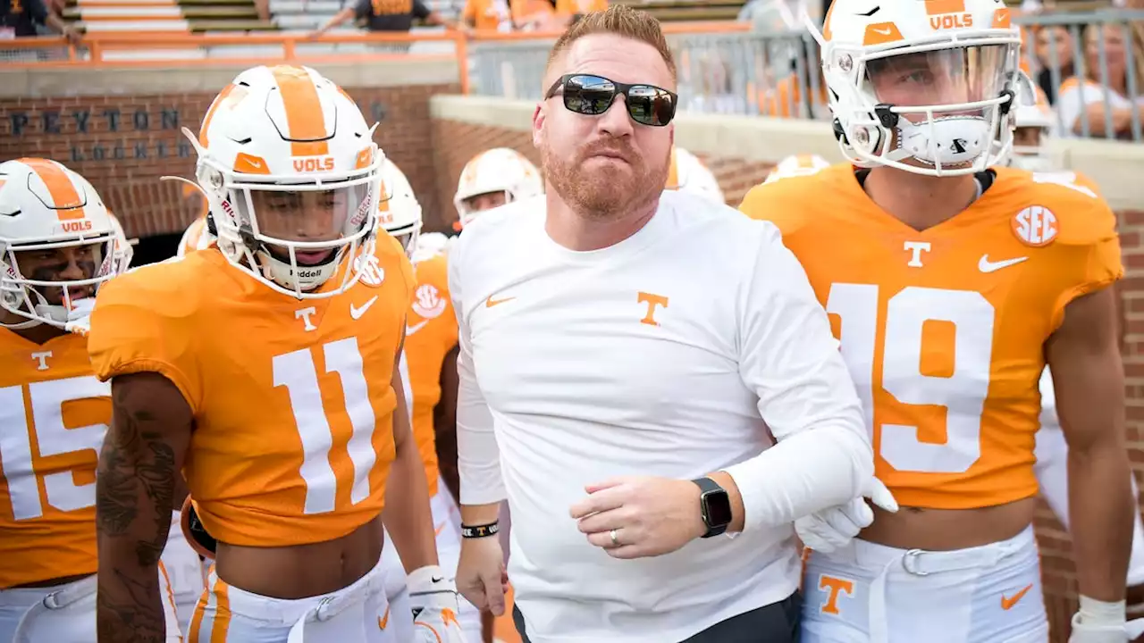 Tennessee offensive coordinator Alex Golesh to be new South Florida coach, per report