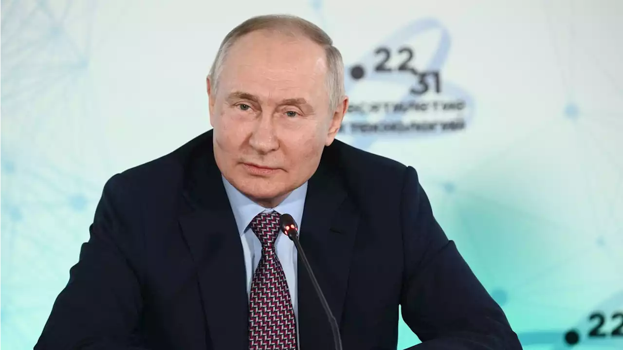 Putin signs law expanding ban on 'LGBT propaganda'