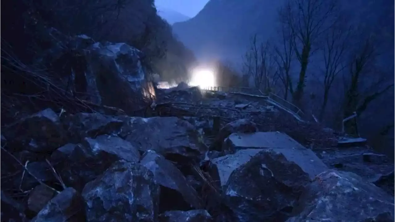 Felssturz in Graubünden: Hunderte Menschen von der Außenwelt abgeschnitten