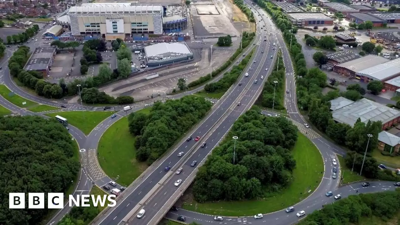 Leeds: Work begins to widen M621 at Elland Road