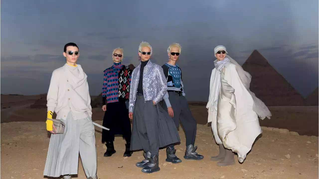 The Best Backstage Photos From The Dior Men Pre-Fall 2023 Show In Giza