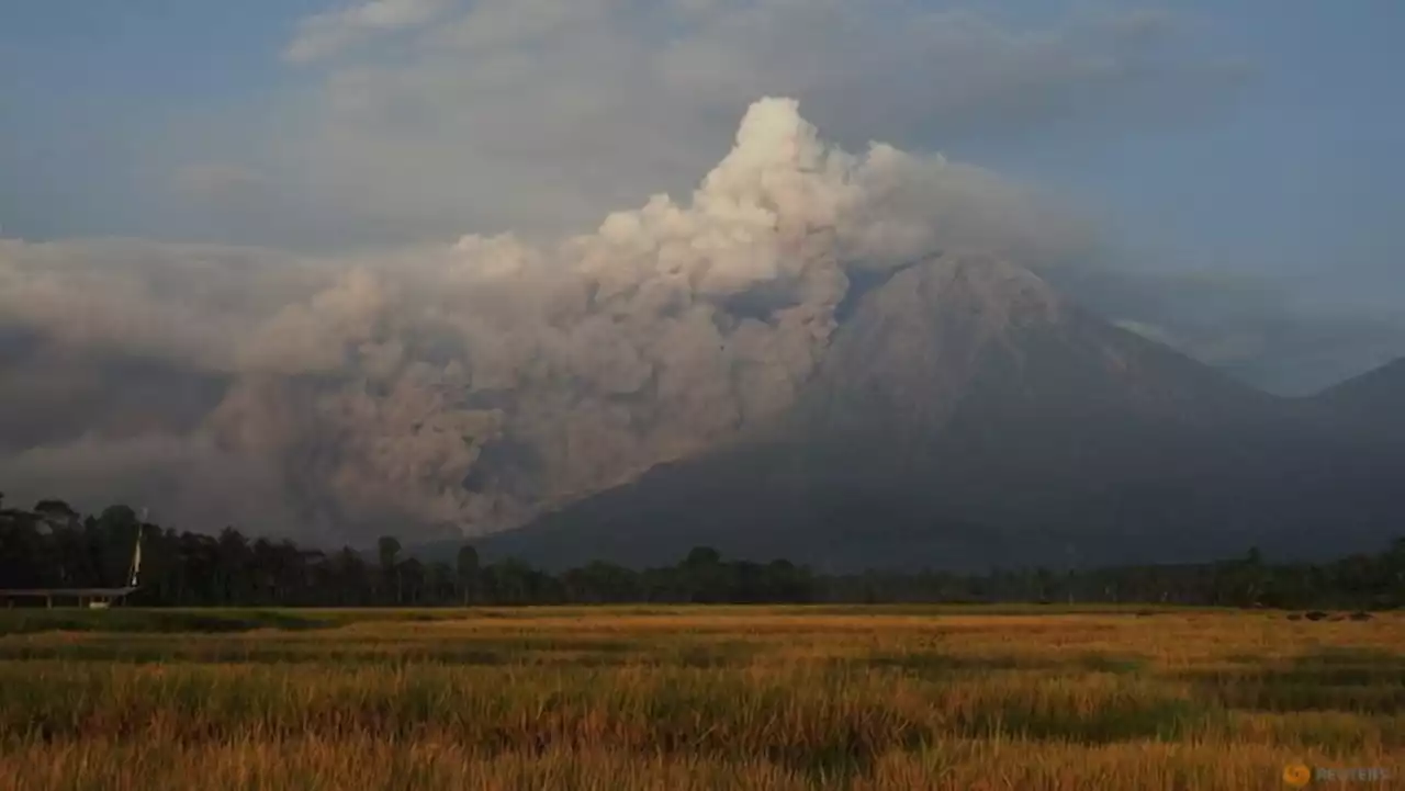 Thousands on alert in Indonesia's Java after Mount Semeru eruption