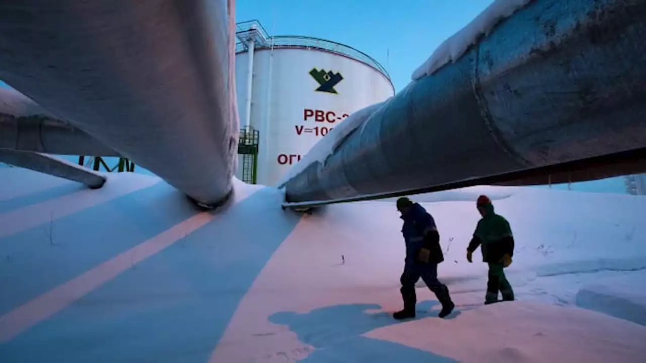 Oil tankers seen heading to Russia as oil price cap goes into effect on exports