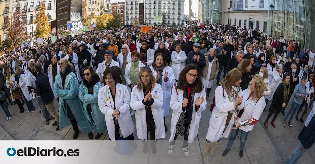 El colapso en Atención Primaria aumenta las listas de espera de la sanidad privada: 'No hago hospitales para pasar consulta'