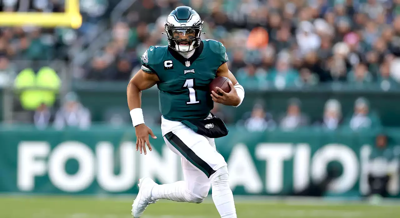 Jalen Hurts sets another Eagles record in blowout win over Titans