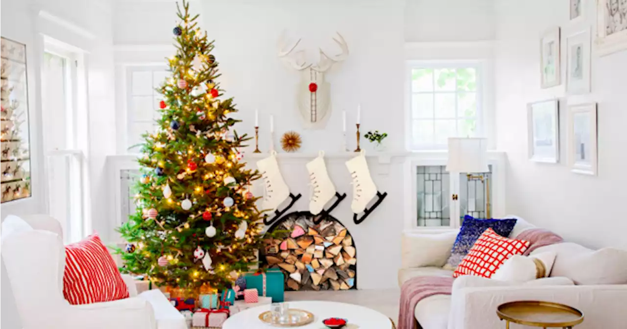 The correct date for putting up your Christmas tree | Her.ie