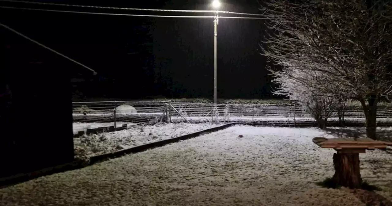 WEERBERICHT. Sneeuw valt in Vlaanderen vooral in delen van Oost-Vlaanderen en Limburg: KMI waarschuwt voor gladde wegen