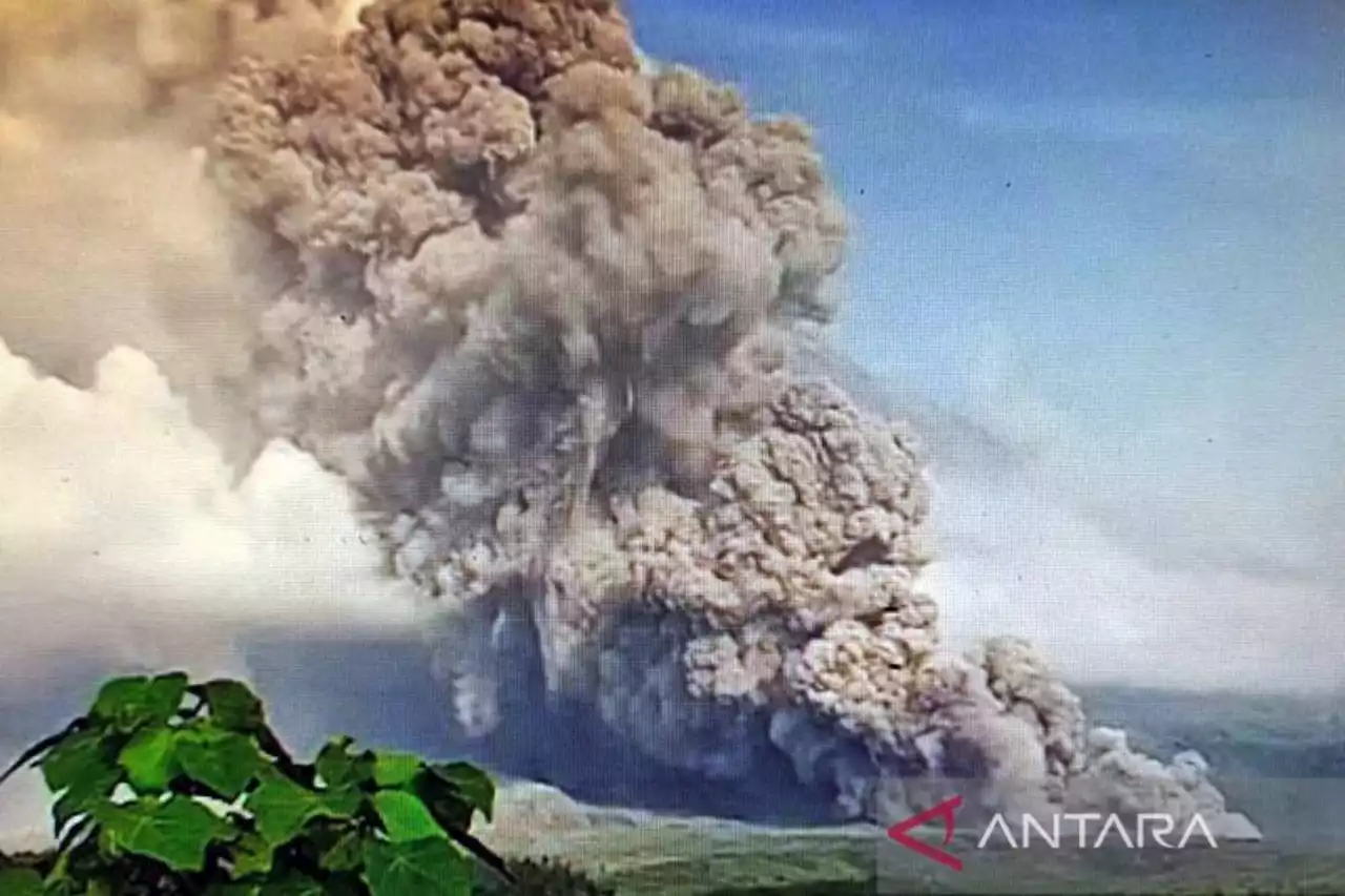 Konon Erupsi Gunung Semeru Bisa Menyebabkan Tsunami, Cek Faktanya