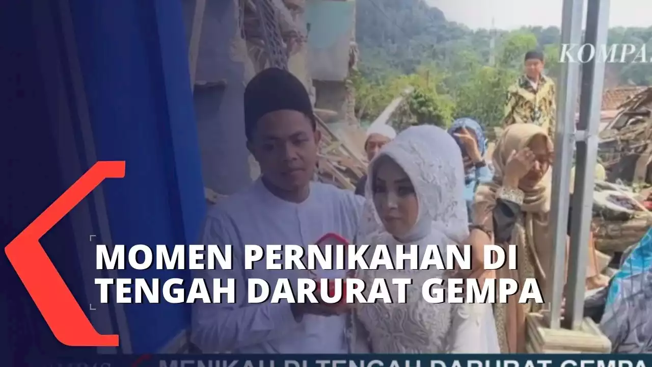 Momen Sepasang Kekasih Menikah di Tengah Darurat Gempa Cianjur