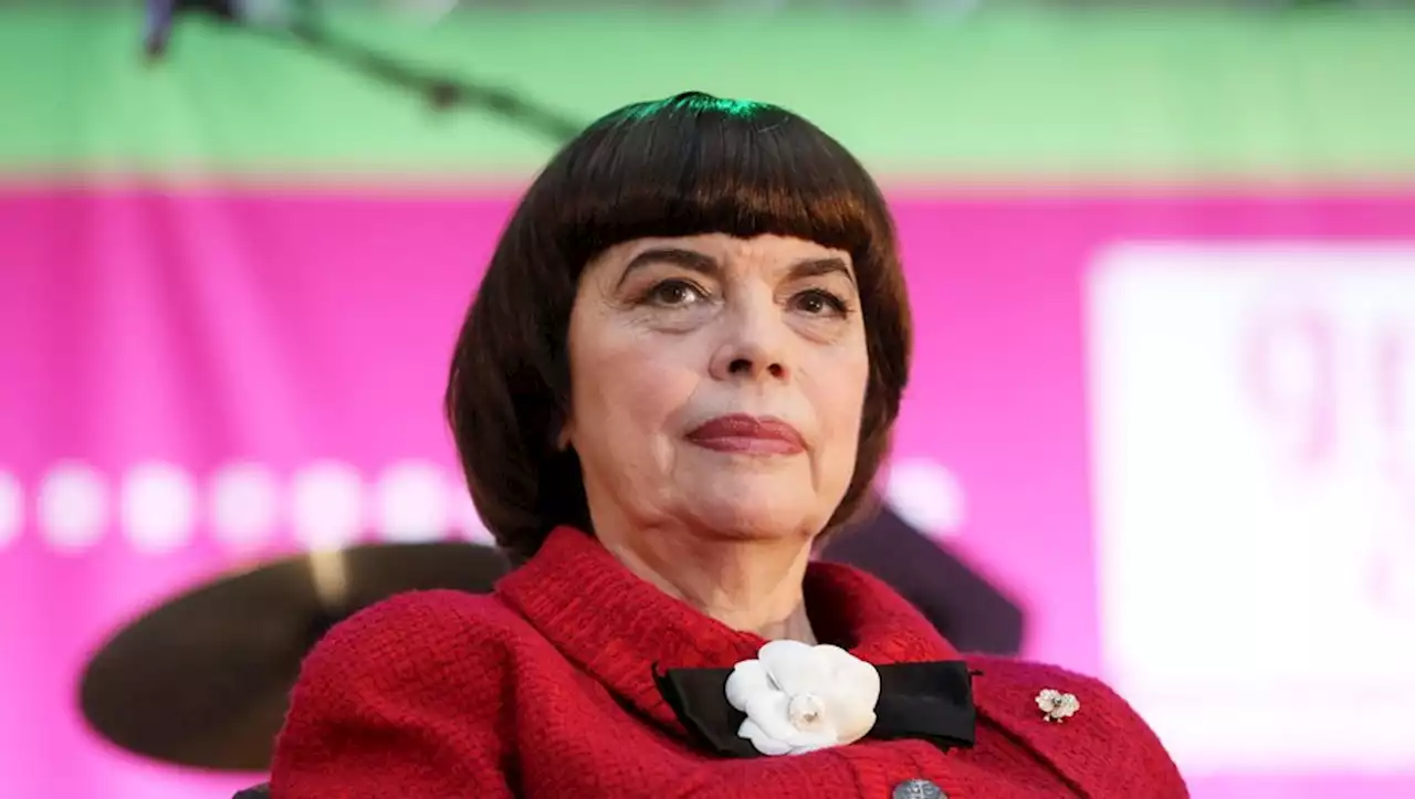 Pourquoi Mireille Mathieu a pleuré sur le canapé de Michel Drucker