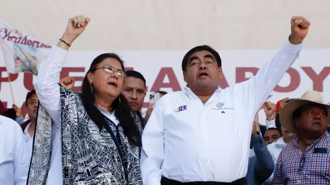 Miguel Barbosa encabeza marcha a favor de AMLO; “Puebla está con la 4T”, señala