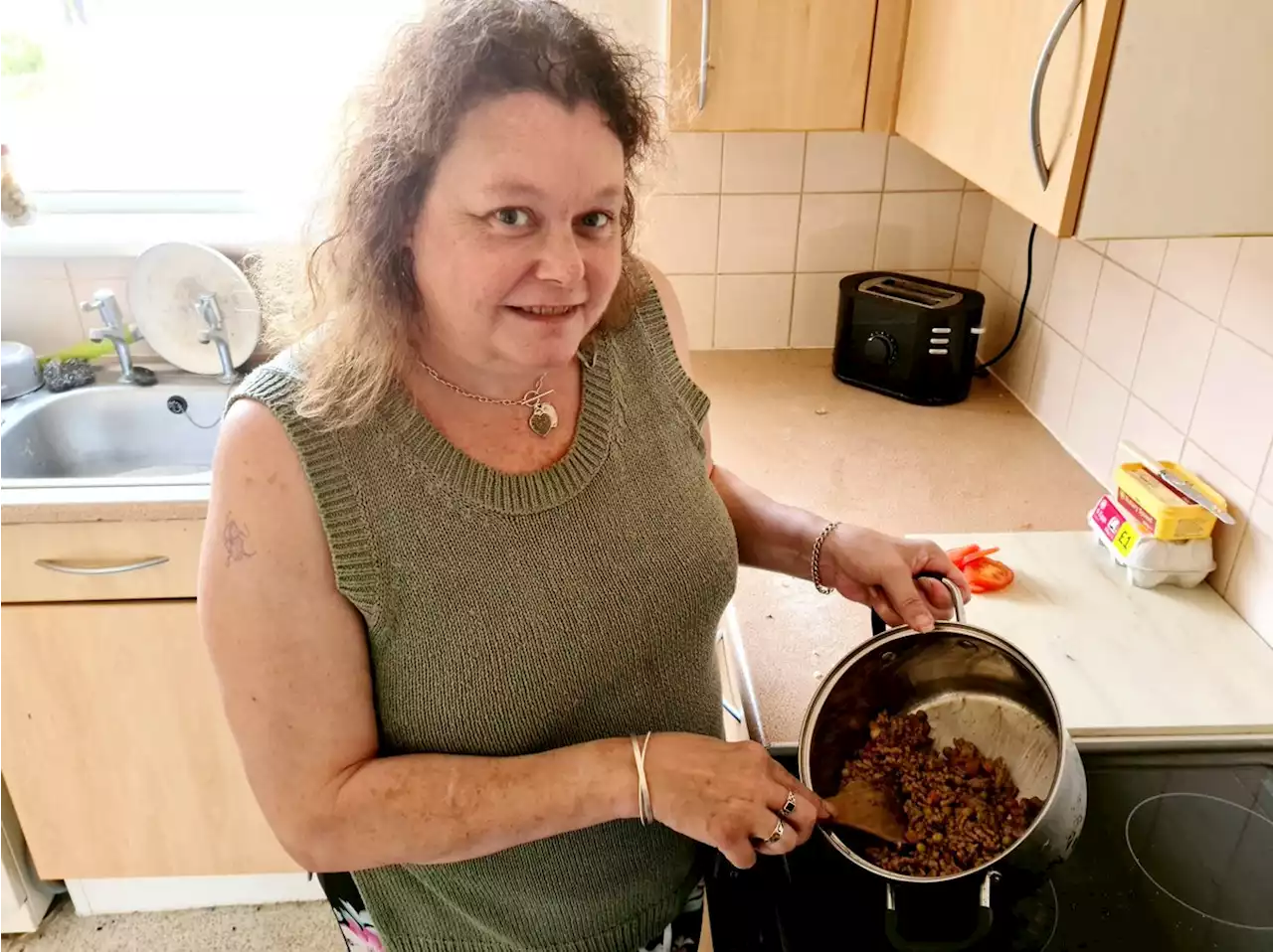 Savvy mum reveals how she makes Christmas dinner for less than £2.50 per person