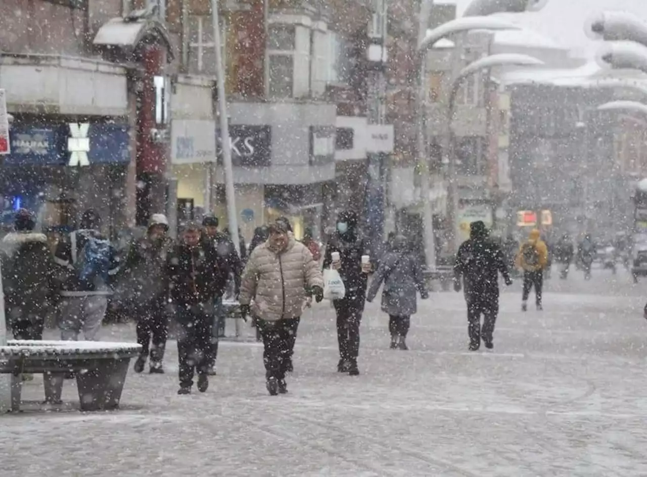 Everything you need to know as snow and sleet predicted to hit Lancashire