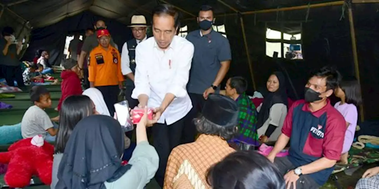 Jokowi Pastikan Bantuan Dana untuk Korban Gempa Cianjur Mulai Disalurkan Kamis Besok | merdeka.com