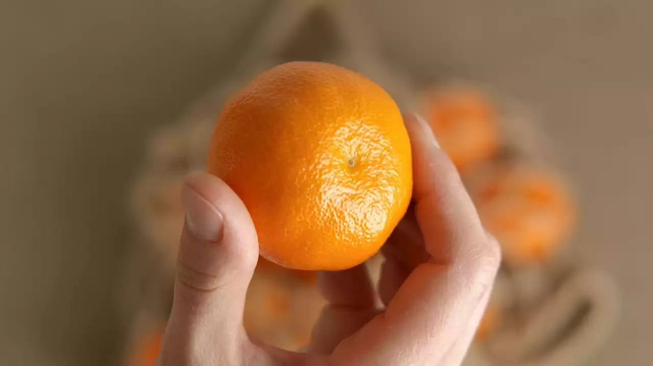 Fünf Tipp, um zu erkennen, ob Mandarinen wirklich frisch sind