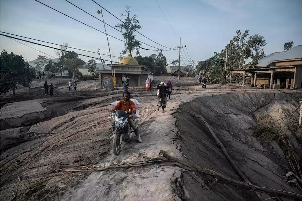 Thousands in East Java on high alert after Mount Semeru eruption