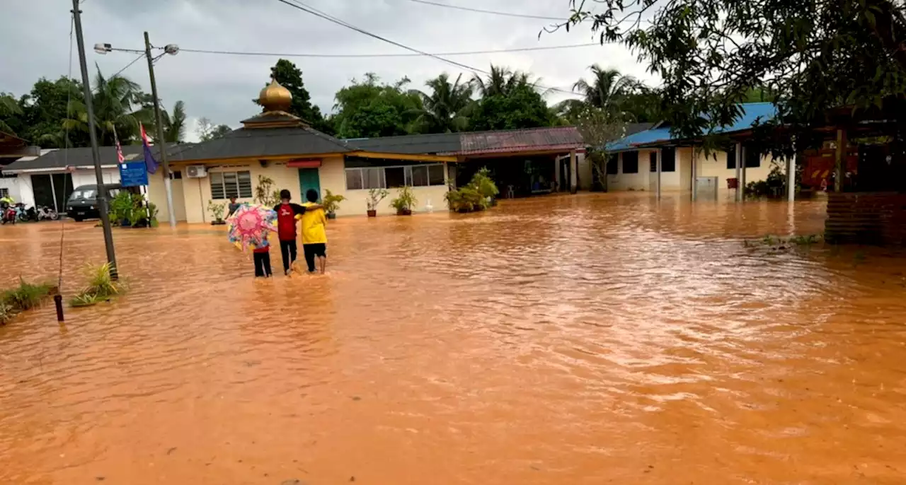 30 minit hujan lebat sebabkan banjir kilat