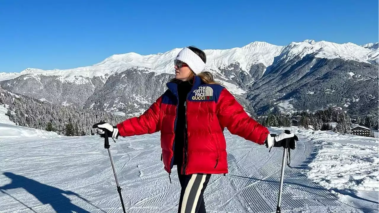 Je suis rédactrice mode et voici mes essentiels de ski calqués sur les tendances de saison