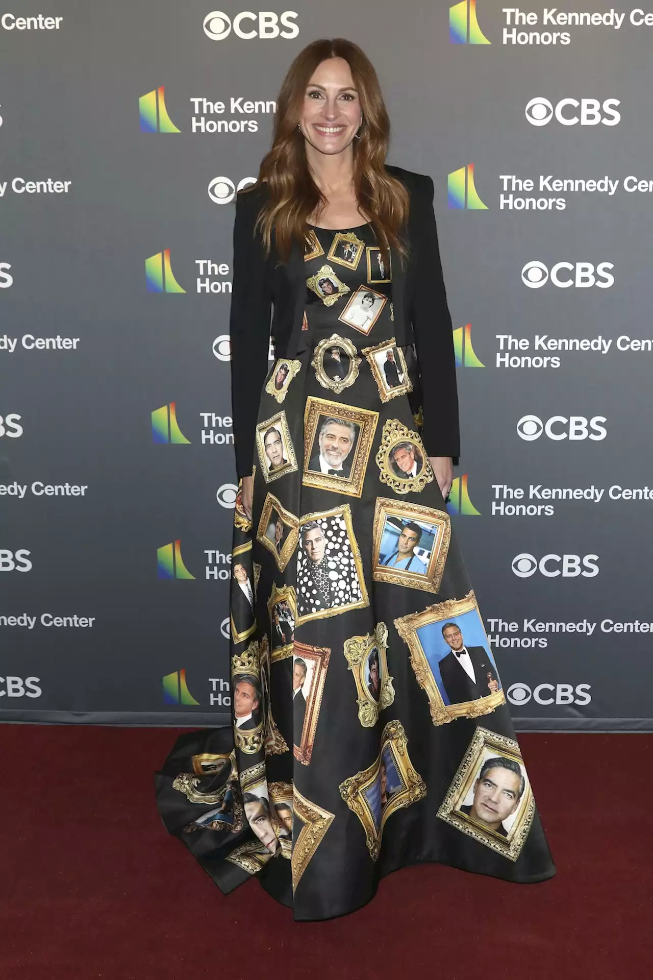 Julia Roberts Wore a Dress Covered in George Clooney's Face