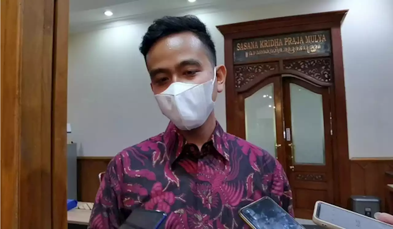 Gibran Akan Sumbang 10 Lagu di Pernikahan Kaesang dan Erina