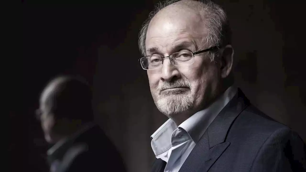 Quatre mois après son attaque, Rushdie dévoile un extrait de son prochain roman