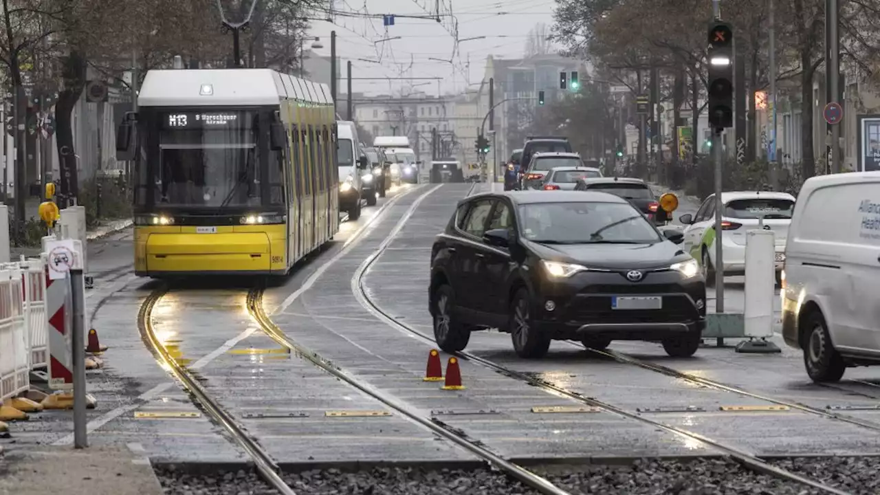 In Weißensee landen zu viele Autos auf dem falschen Gleis