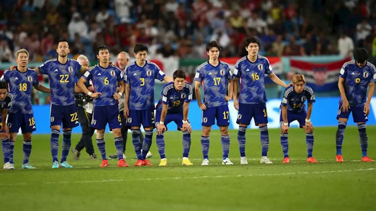 Japan wins plaudits for World Cup shocks and fans cleaning up in stadiums | CNN