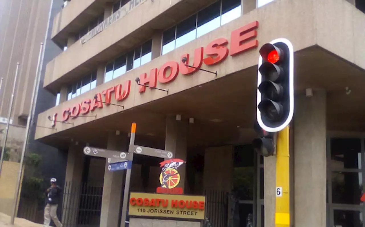 Cosatu says calls for Ramaphosa to resign as president are premature