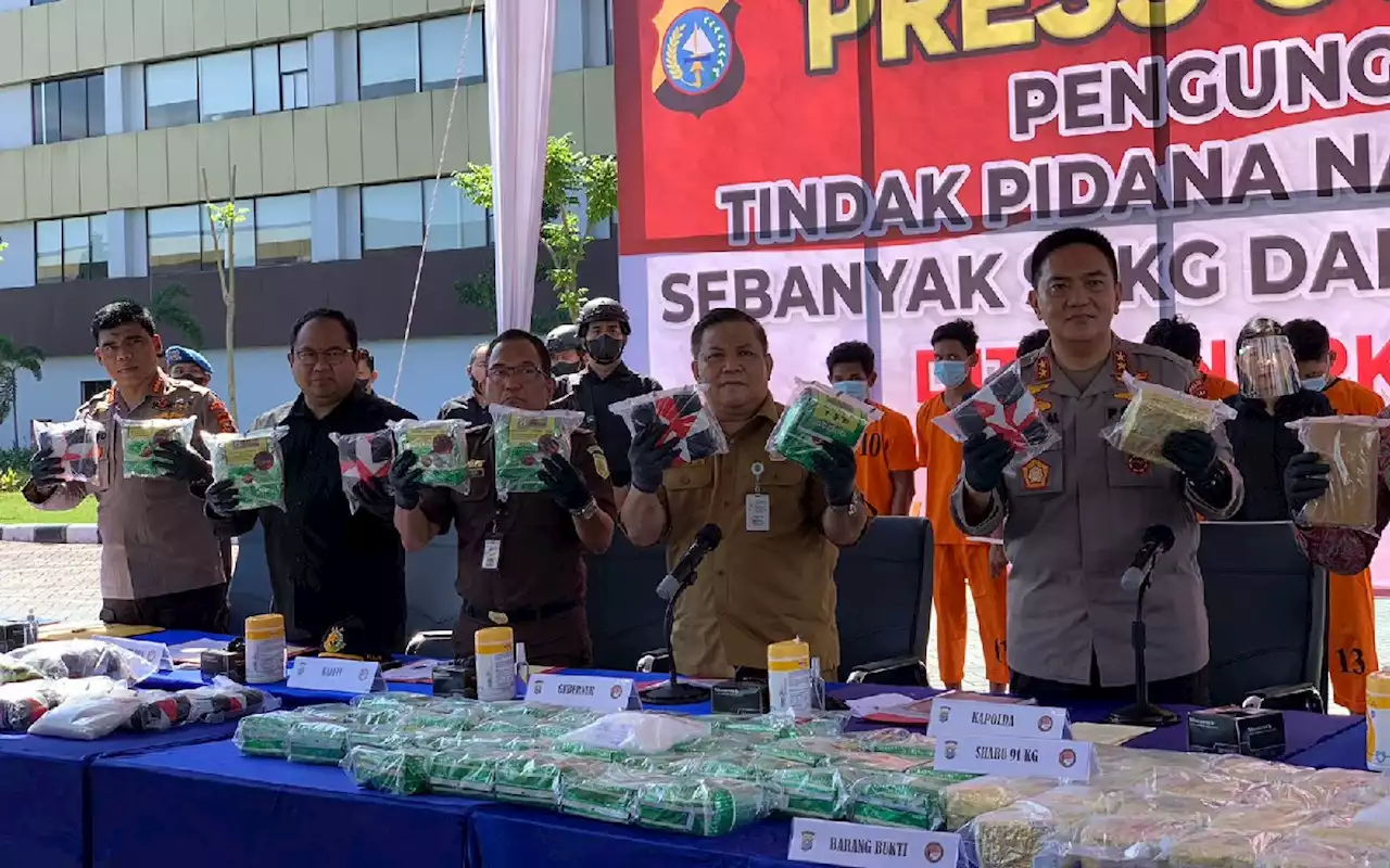 12 Orang Sindikat Pengedar Narkoba Ditangkap Polda Riau, Barang Buktinya, Wow