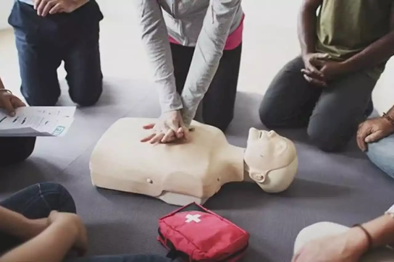 Según un estudio, la falta de diversidad en maniquíes de cursos de RCP puede afectar las maniobras de emergencias