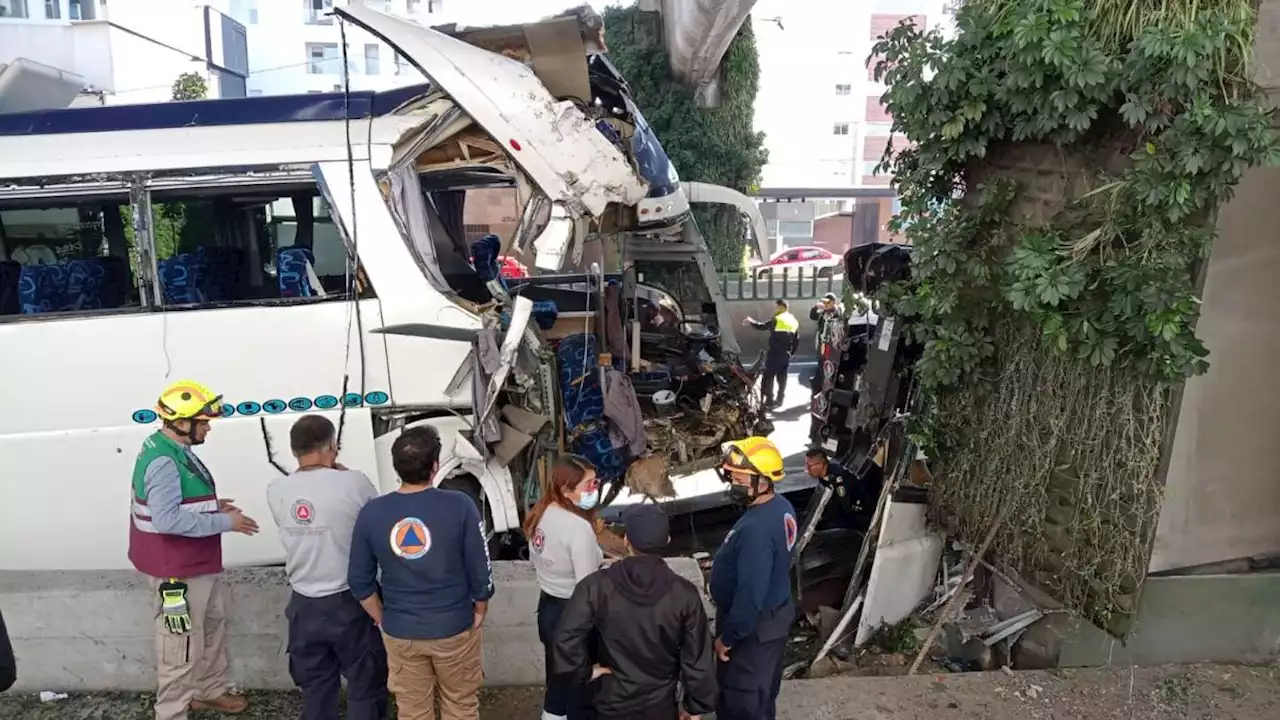 Choque de autobús en el Anillo Periférico deja más de 20 lesionados