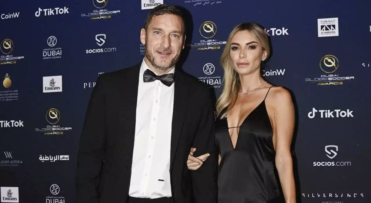 Totti-Ilary Blasi, «con Noemi Bocchi lui è davvero felice»: lo scoop del paparazzo fa il giro del web