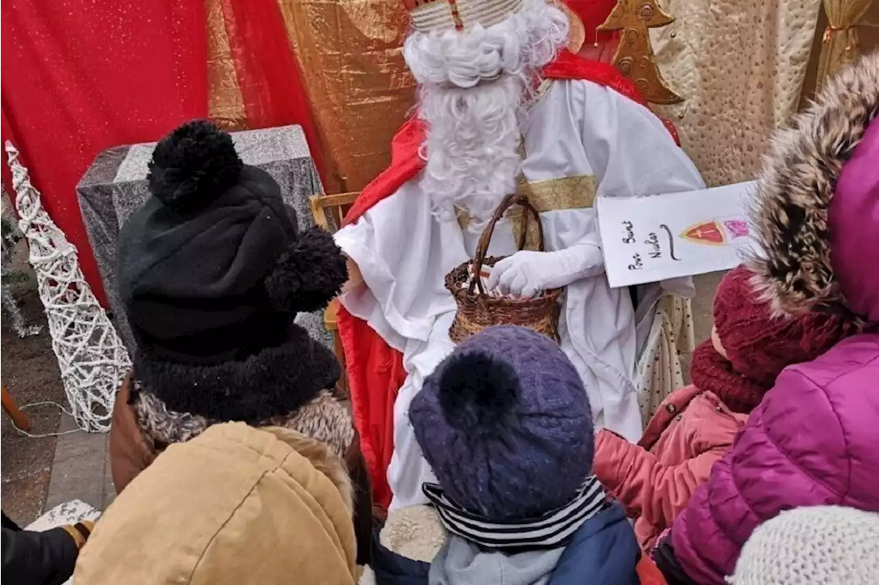 Saint Nicolas va distribuer chocolat chaud et bonbons à Lille, samedi