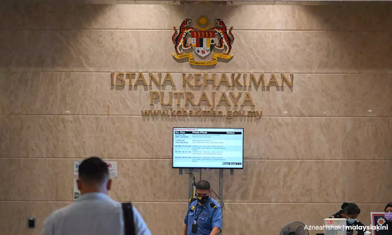 SRC RM42m suit: Najib fails to quash Mareva injunction