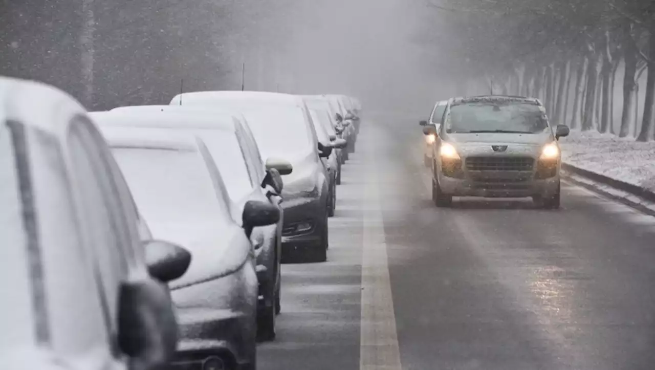 Arrivée du froid : neige, verglas, brouillard... les bons réflexes à adopter pour conduire en hiver