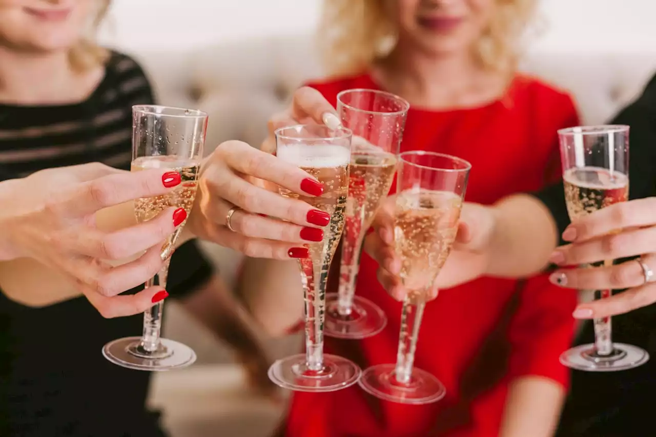 'Sober shaming': Why Christmas is difficult for those quitting alcohol