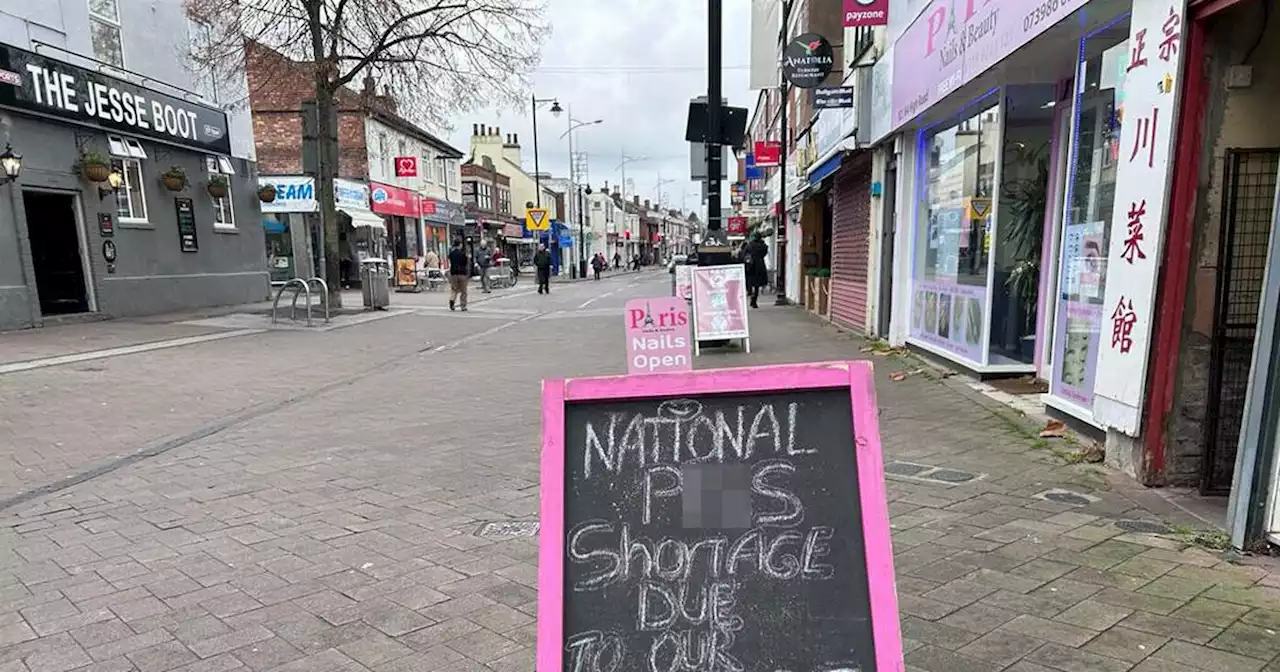 Shop sign shaming government leaves people smiling