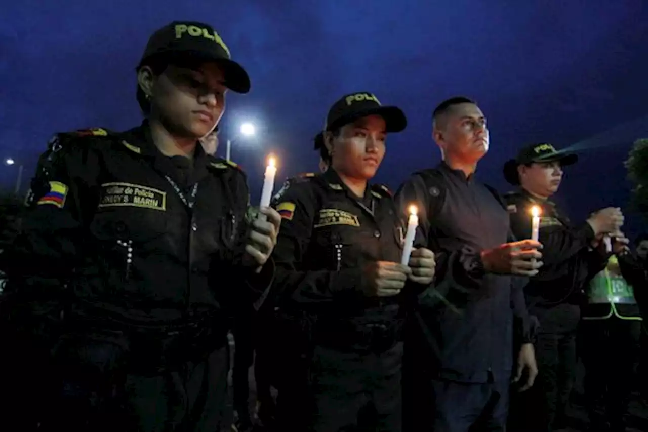 En Bosa, hacen velatón en rechazo absoluto por el asesinato de dos policías en operativo - Pulzo