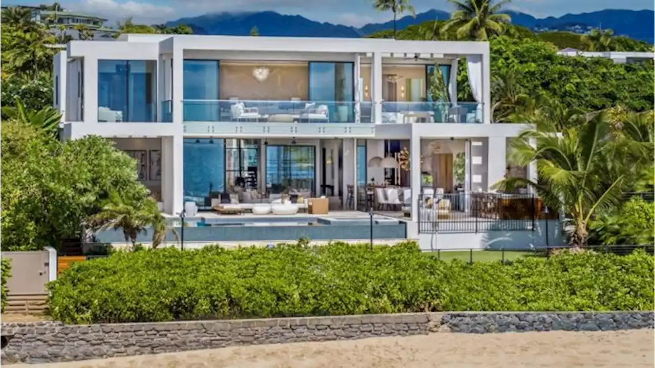 This $27 Million Estate in Hawaii Has a 75-Foot Private Beach and Ocean Views From Every Room