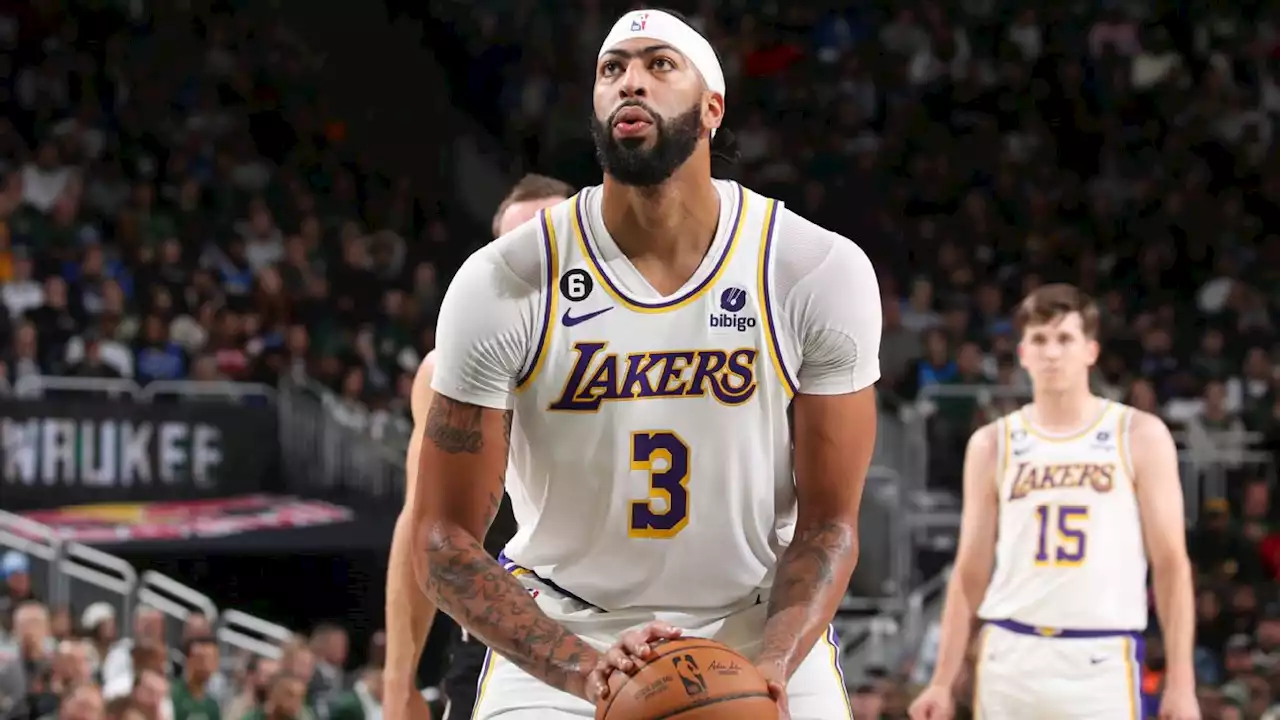 Anthony Davis leaves Lakers' loss with flu-like symptoms