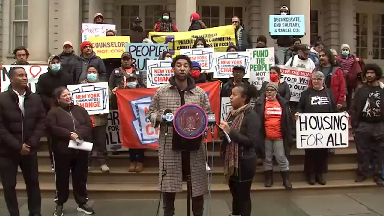 Critics rally against New York City's new directive to involuntarily hospitalize mentally ill