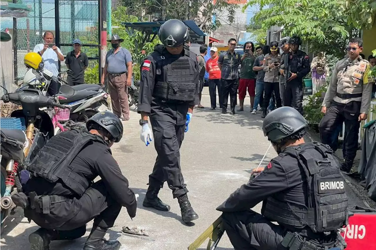 Polisi selidiki pemilik benda yang meledak di perumahan warga Batam